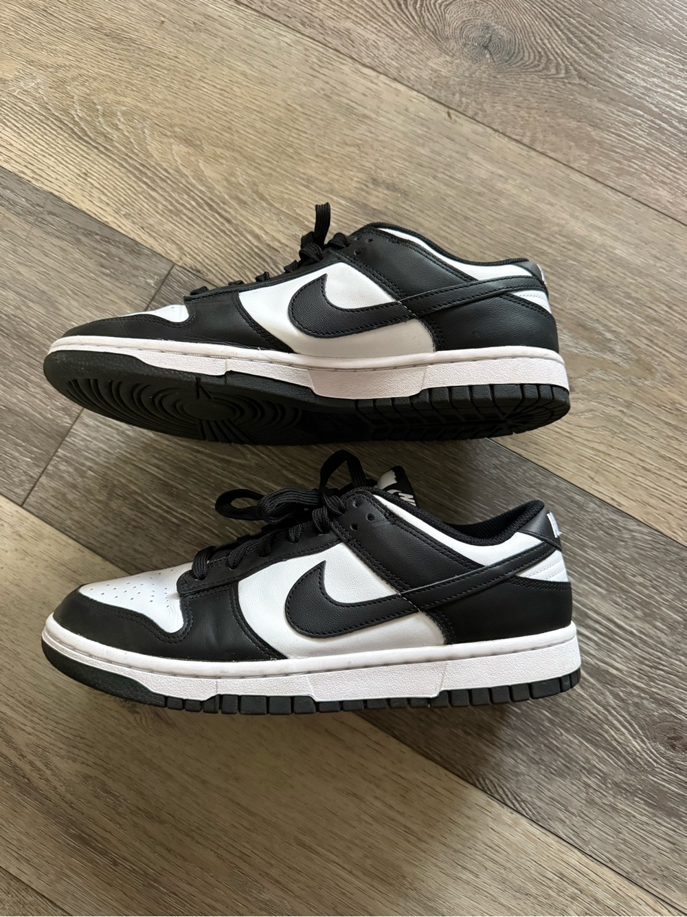 Nike Black and White Low-Top Sneaker Pair